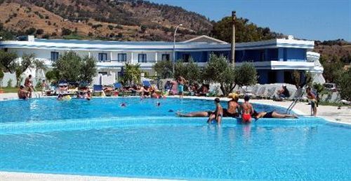 Hotel Club Cala Longa Montauro Exteriör bild